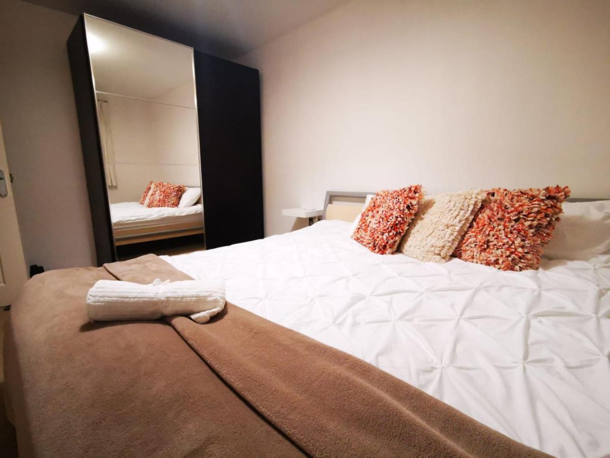 Gorgeous + Attentive Host + Free Parking Apartamento York